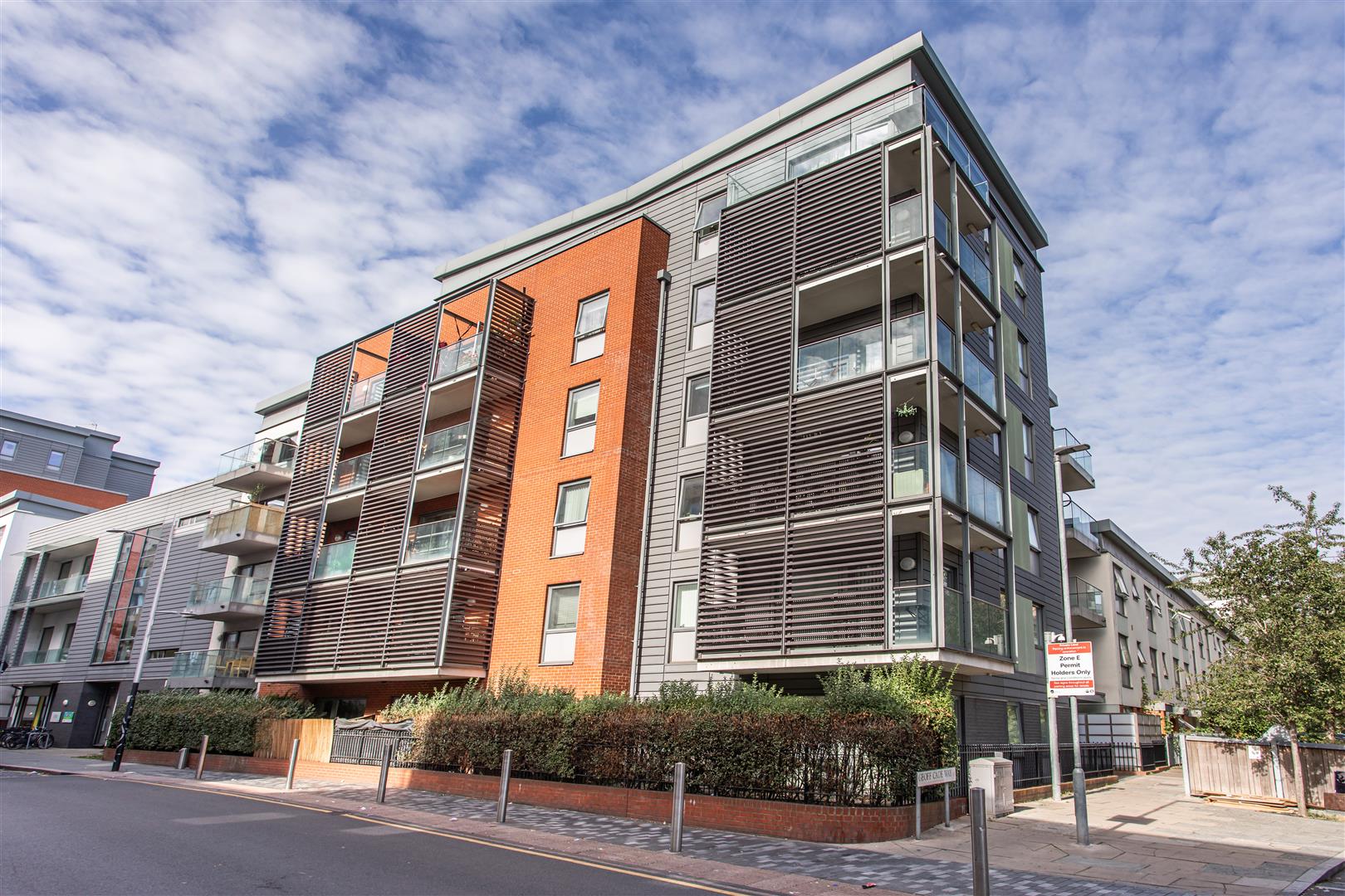 Thorn Apartments, Mile End